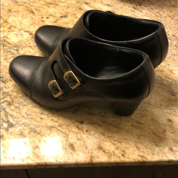 clarks heeled booties